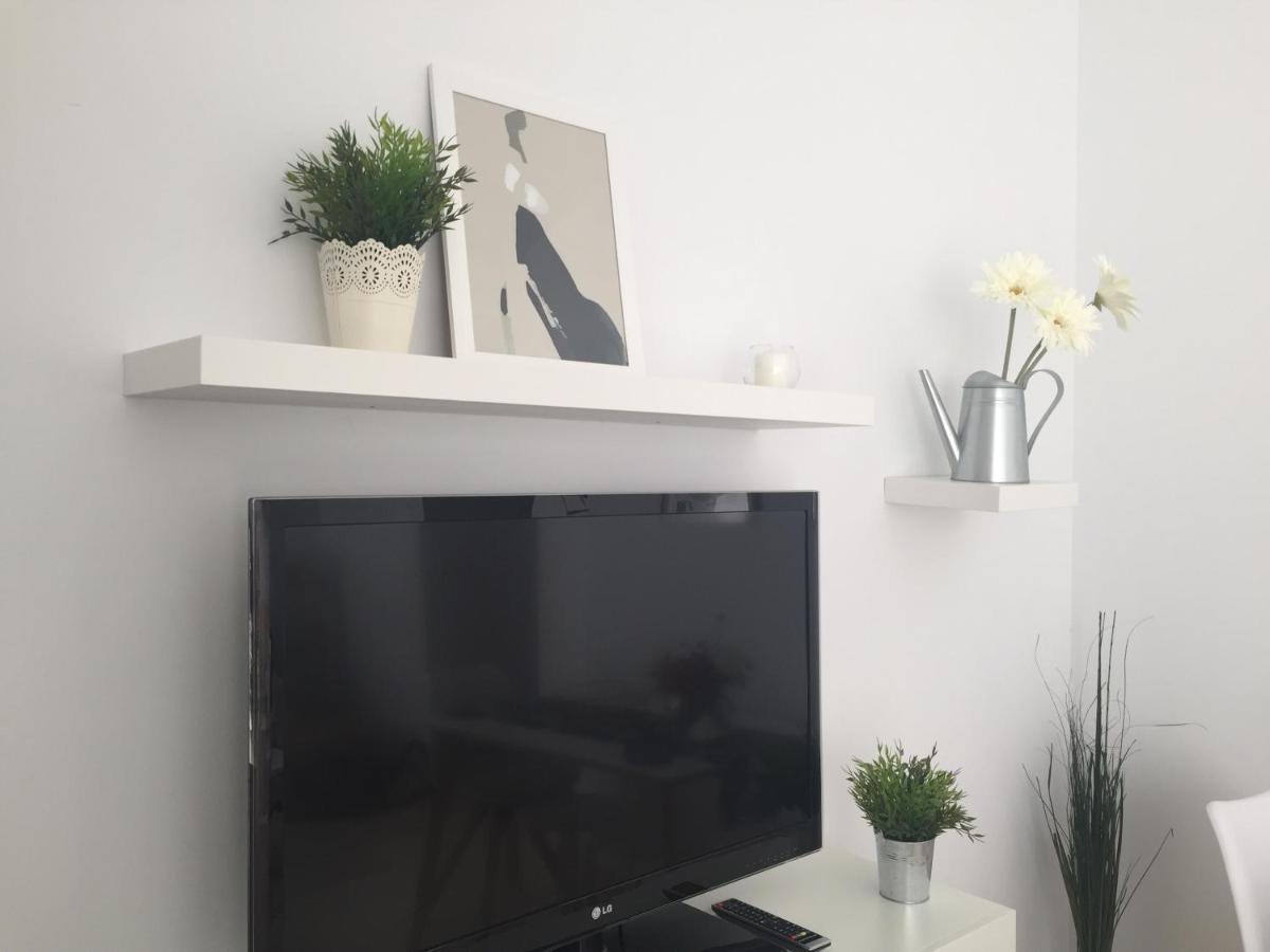 Brand New Apartment Tarifa Bagian luar foto